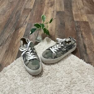 Steve Madden Size 7 M Camo Emmi Platform Lace Up Canvas Grunge Sneakers Shoes